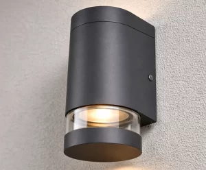 Home Moderne antracietkleurige buitenlamp.